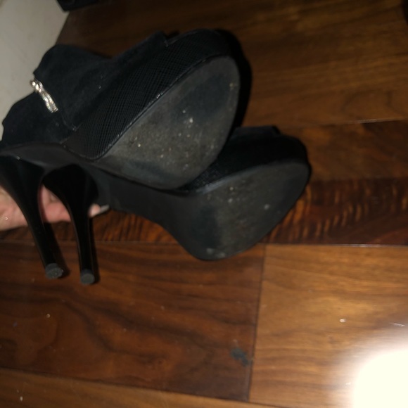 Black heels - Picture 7 of 7